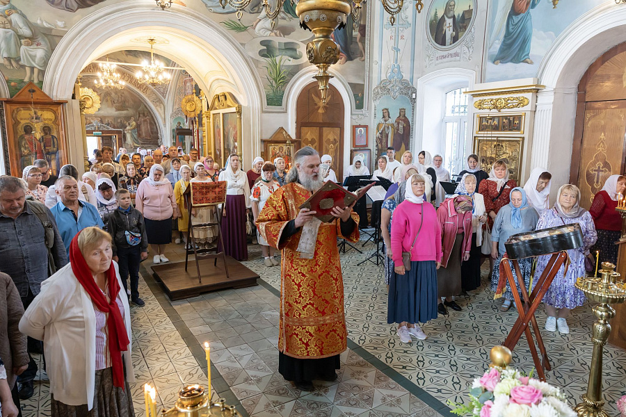 Престольный праздник в храме святых мучеников Флора и Лавра города Каширы