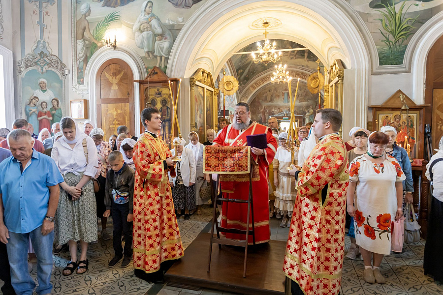 Престольный праздник в храме святых мучеников Флора и Лавра города Каширы