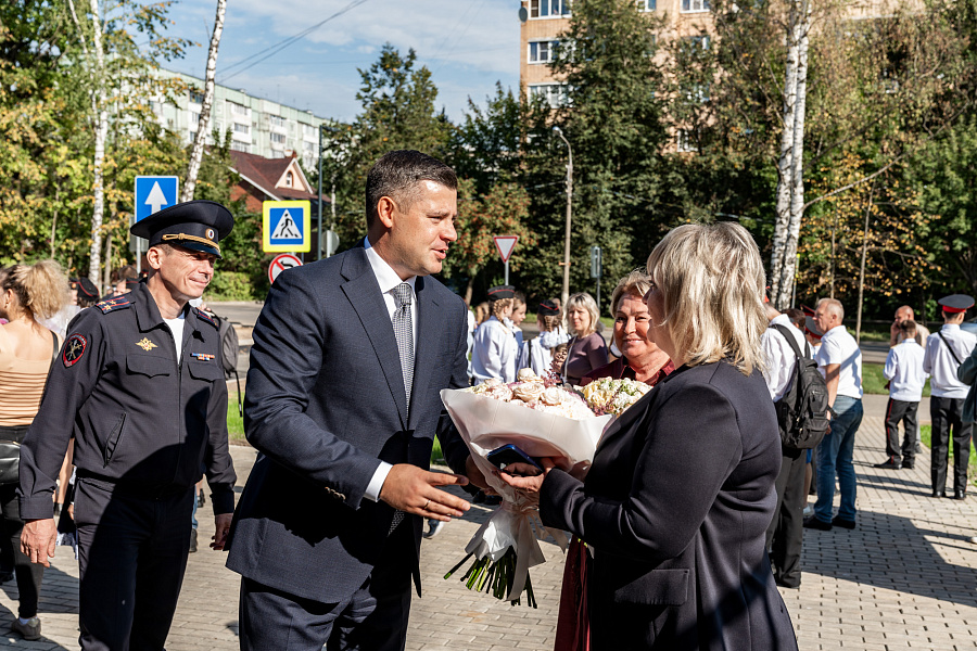 День знаний в школе №1 микрорайона Климовск города Подольска