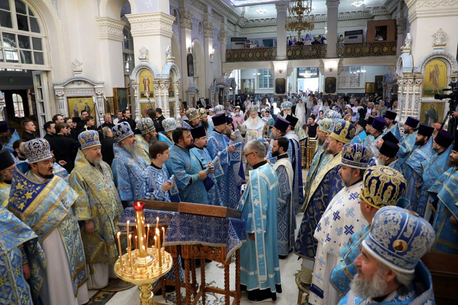 Патриарший наместник Московской митрополии принял участие в торжествах по случаю 35-летия архиерейской хиротонии митрополита Ташкентсткого и Среднеазиатского Викентия