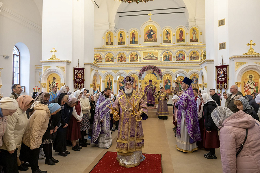 Архиерейское богослужение в Никитском женском монастыре города Каширы