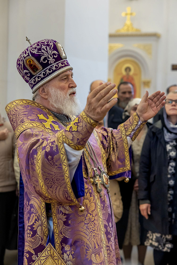 Архиерейское богослужение в Никитском женском монастыре города Каширы