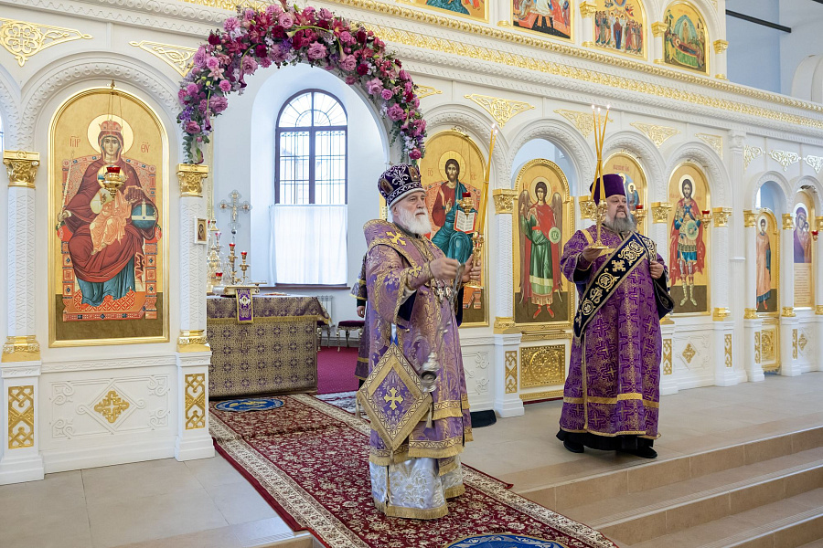 Архиерейское богослужение в Никитском женском монастыре города Каширы