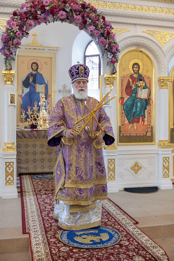 Архиерейское богослужение в Никитском женском монастыре города Каширы