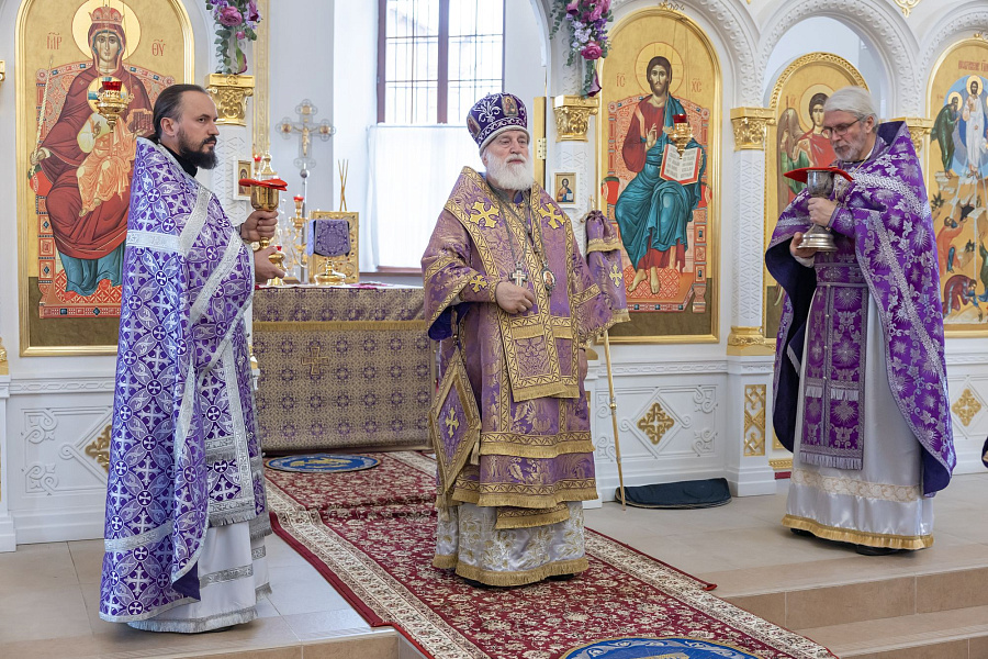 Архиерейское богослужение в Никитском женском монастыре города Каширы