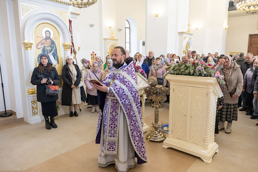 Архиерейское богослужение в Никитском женском монастыре города Каширы