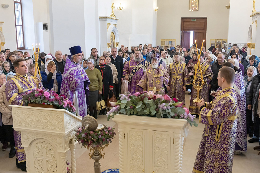 Архиерейское богослужение в Никитском женском монастыре города Каширы