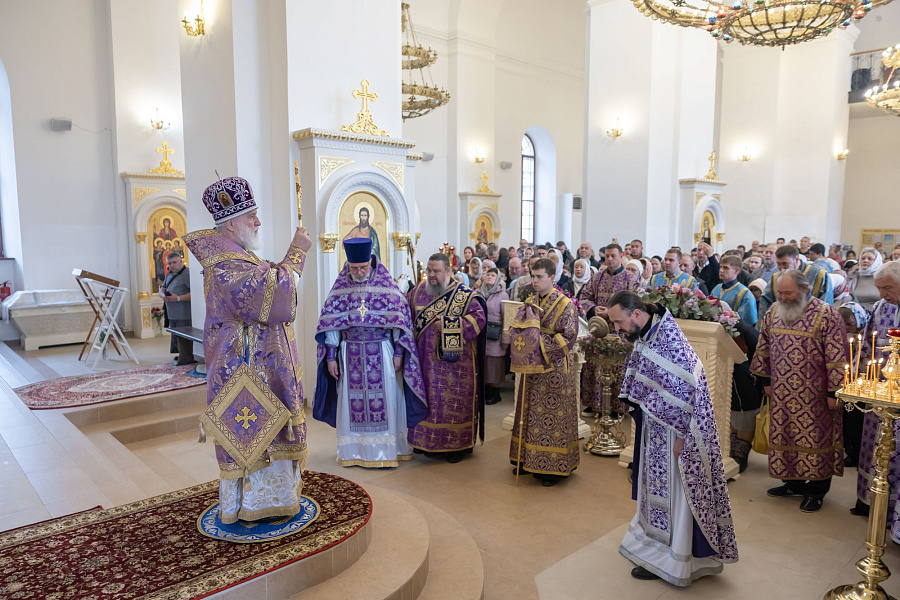 Архиерейское богослужение в Никитском женском монастыре города Каширы
