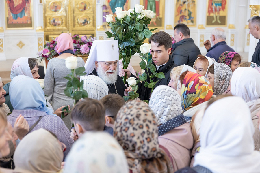 Архиерейское богослужение в Никитском женском монастыре города Каширы