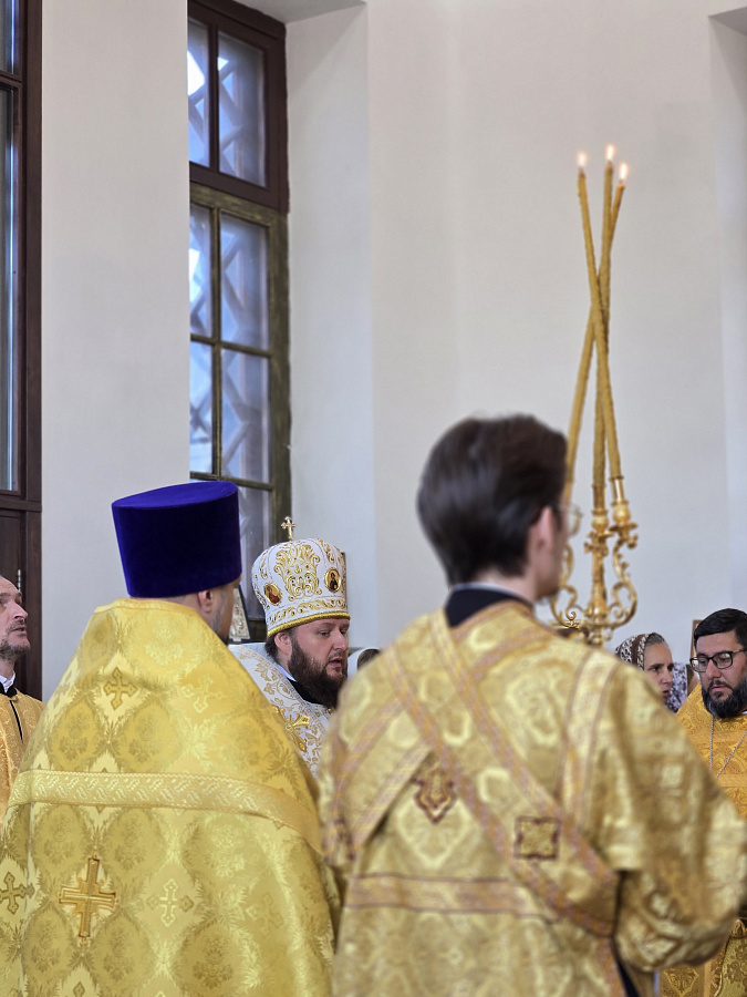 Архиерейское богослужение в храме Архистратига Божия Михаила города Гюмри