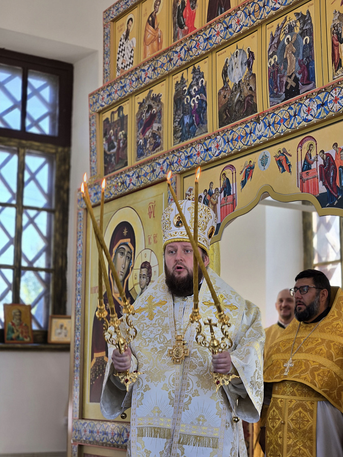 Архиерейское богослужение в храме Архистратига Божия Михаила города Гюмри