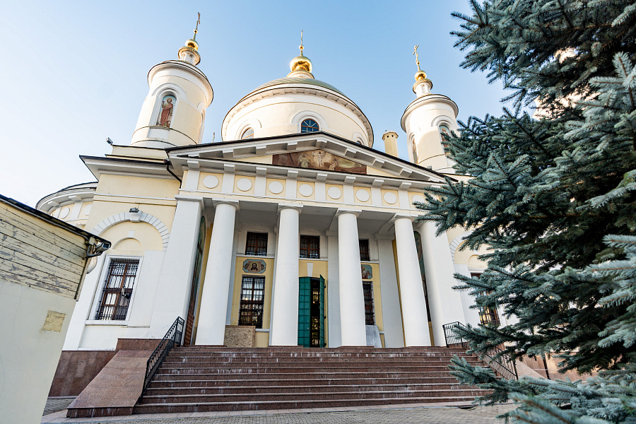 Принесение ковчега с частицей мощей святителя Тихона, Патриарха Московского, в Подольскую епархию
