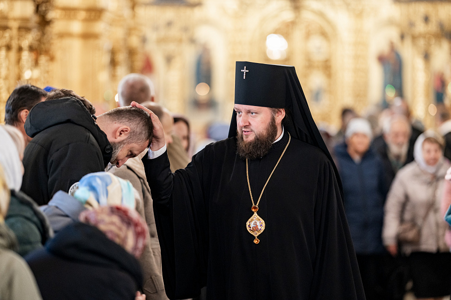 Принесение ковчега с частицей мощей святителя Тихона, Патриарха Московского, в Подольскую епархию
