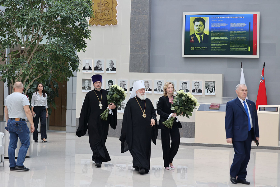 Митрополит Крутицкий и Коломенский Павел посетил областной праздник «Международный день учителя» в городе Красногорске