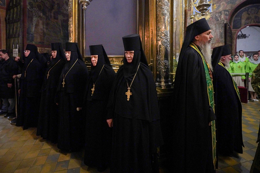 В канун дня памяти преподобного Сергия Радонежского Святейший Патриарх Кирилл совершил всенощное бдение в Троице-Сергиевой лавре