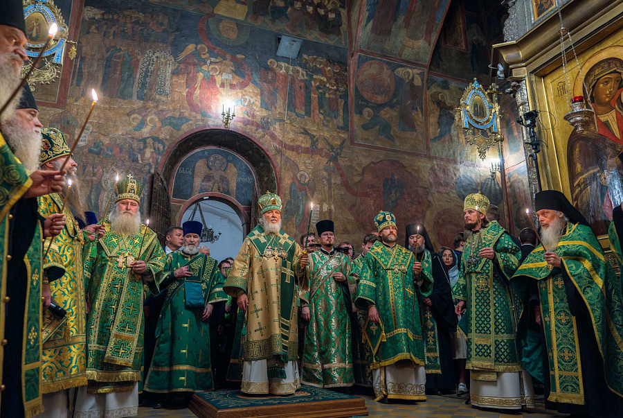 В канун дня памяти преподобного Сергия Радонежского Святейший Патриарх Кирилл совершил всенощное бдение в Троице-Сергиевой лавре