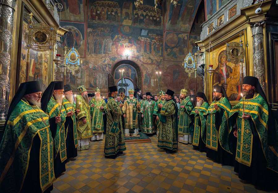 В канун дня памяти преподобного Сергия Радонежского Святейший Патриарх Кирилл совершил всенощное бдение в Троице-Сергиевой лавре