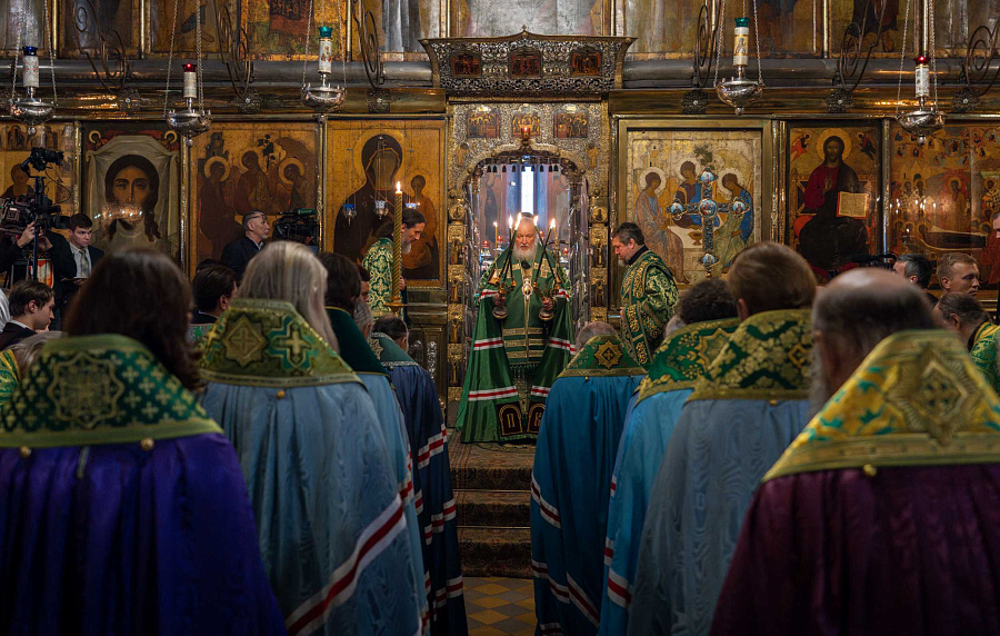 Святейший Патриарх Кирилл совершил малую вечерню с чтением акафиста преподобному Сергию Радонежскому в Троице-Сергиевой лавре