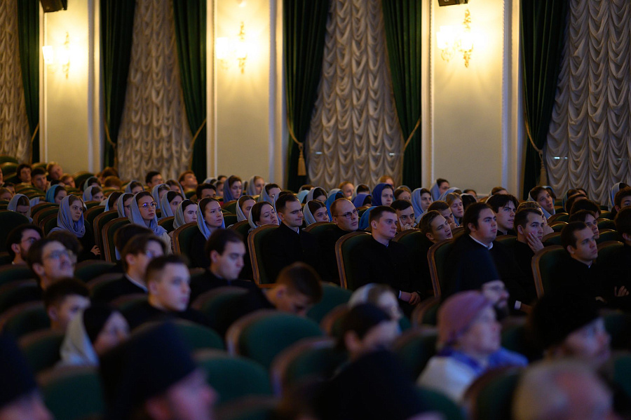 Патриарший наместник Московской митрополии возглавил торжества в актовый день Московской духовной академии