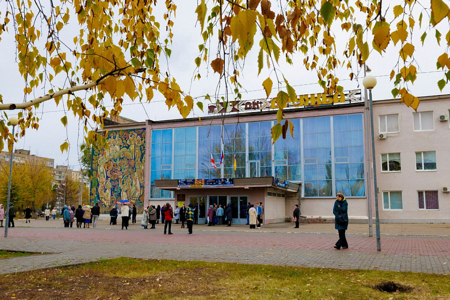 Митрополит Павел и архиереи Саратовской митрополии посетили концерт хора Сретенского монастыря