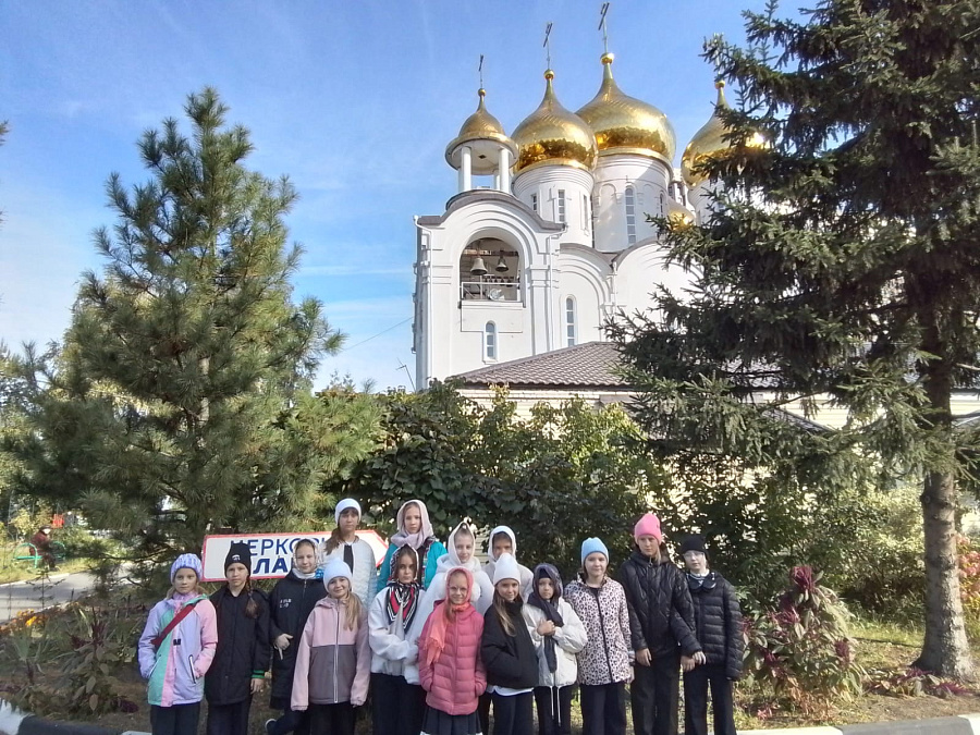 Учащиеся школ на Пантелеимоновском приходе города Жуковского в октябре