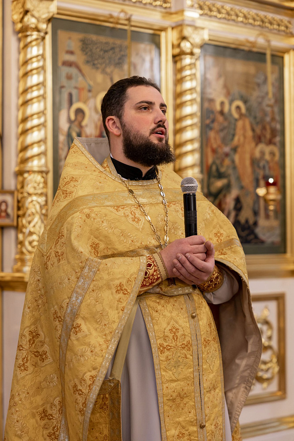 Праздник иконы Божией Матери "Всех скорбящих Радость" в Коломне