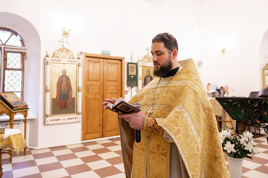 Праздник иконы Божией Матери "Всех скорбящих Радость" в Коломне