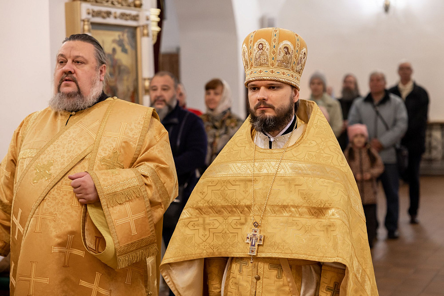Праздник иконы Божией Матери "Всех скорбящих Радость" в Коломне