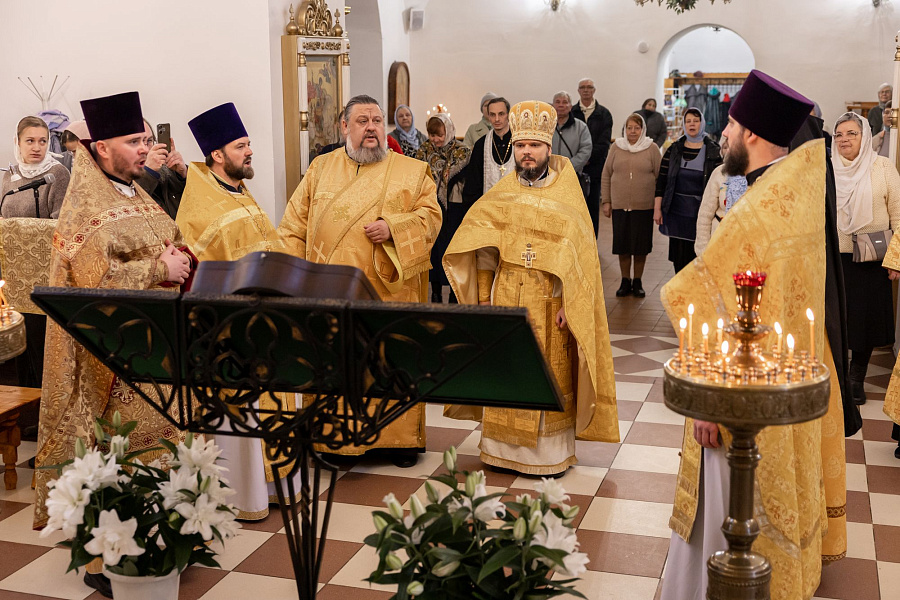 Праздник иконы Божией Матери "Всех скорбящих Радость" в Коломне