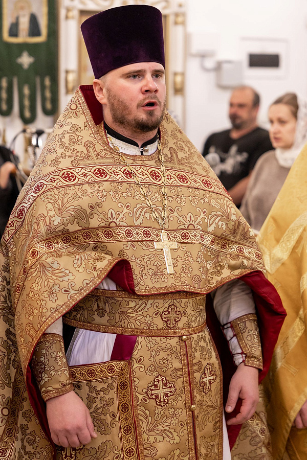 Праздник иконы Божией Матери "Всех скорбящих Радость" в Коломне