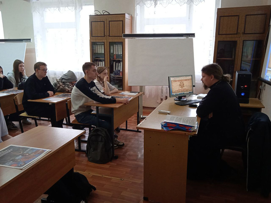 Встречи со студентами в Озёрском благочинии 