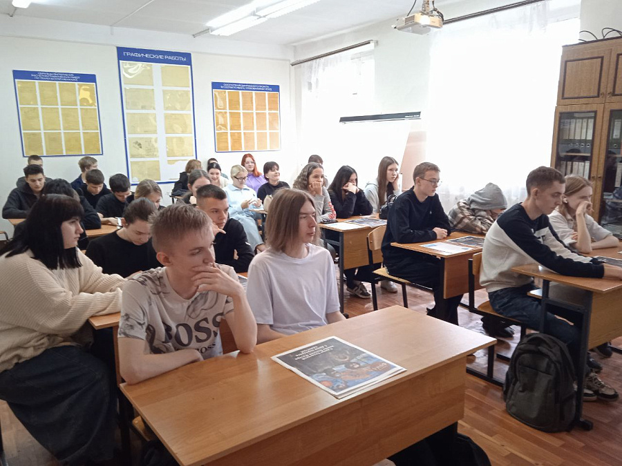 Встречи со студентами в Озёрском благочинии 