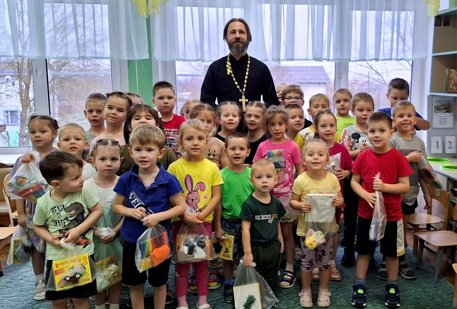 Акция «Согреем детские сердца» в 3-м Коломенском благочинии