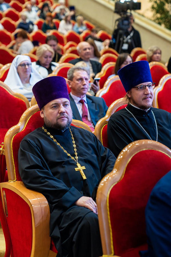 Святейший Патриарх Кирилл возглавил пленарное заседание XXVII Всемирного русского народного собора, посвященного теме «К 80-летию Победы. Защитники Отечества: военный и духовный подвиг»
