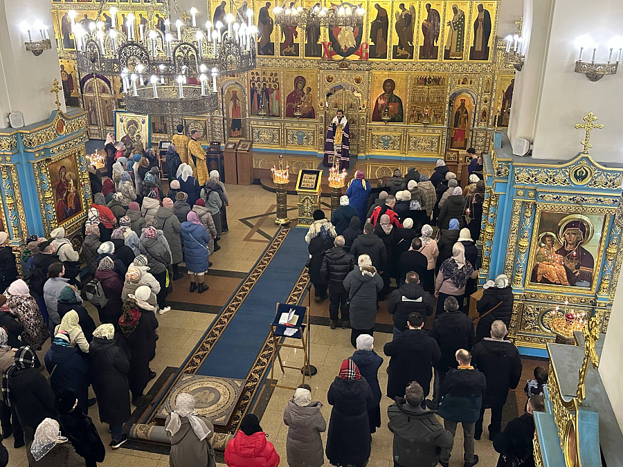 Архиепископ Фома возглавил молебное пение на новый год в Георгиевском кафедральном соборе г. Одинцово
