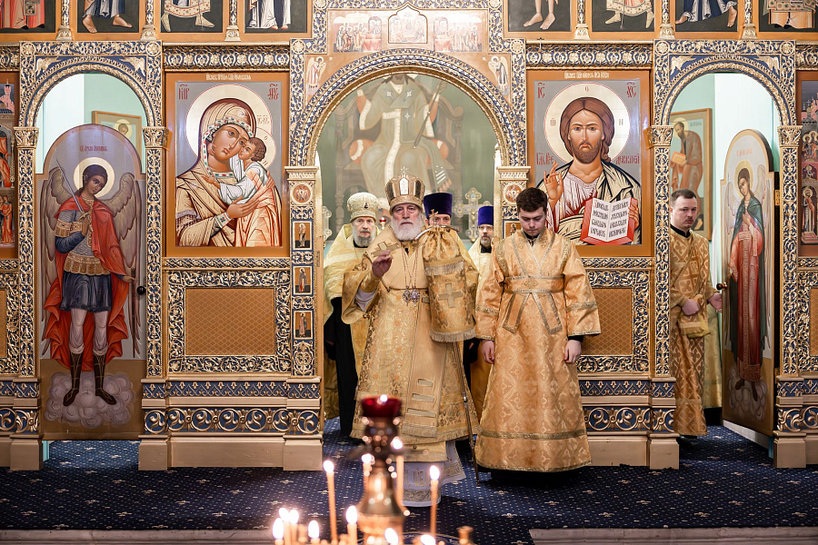 Всенощное бдение в Тихвинском храме Успенского кафедрального собора города Коломны