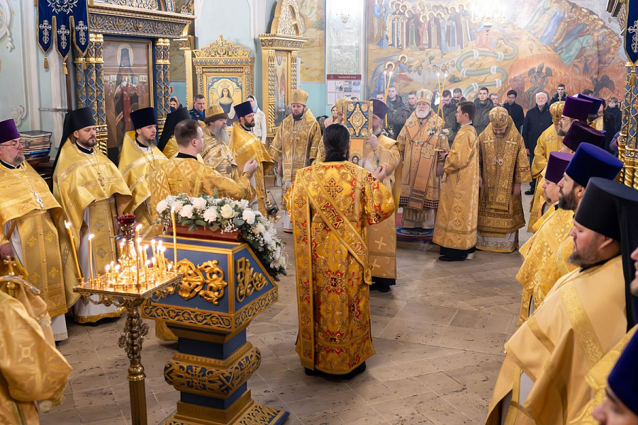 Божественная литургия во второй день праздника Рождества Христова в Коломне
