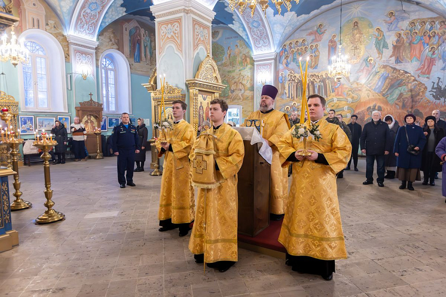 Божественная литургия во второй день праздника Рождества Христова в Коломне