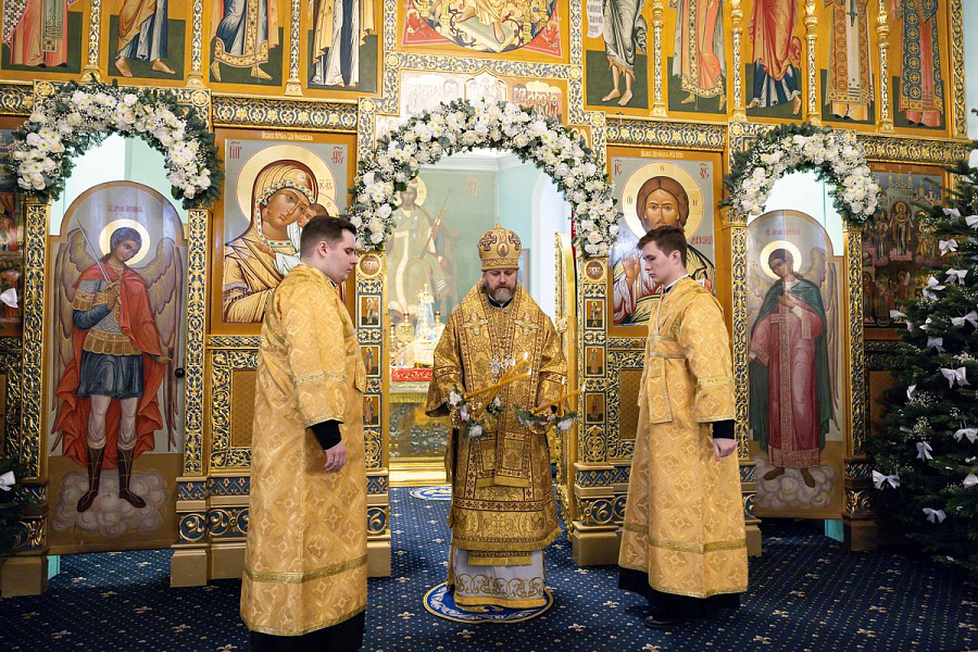 Божественная литургия во второй день праздника Рождества Христова в Коломне