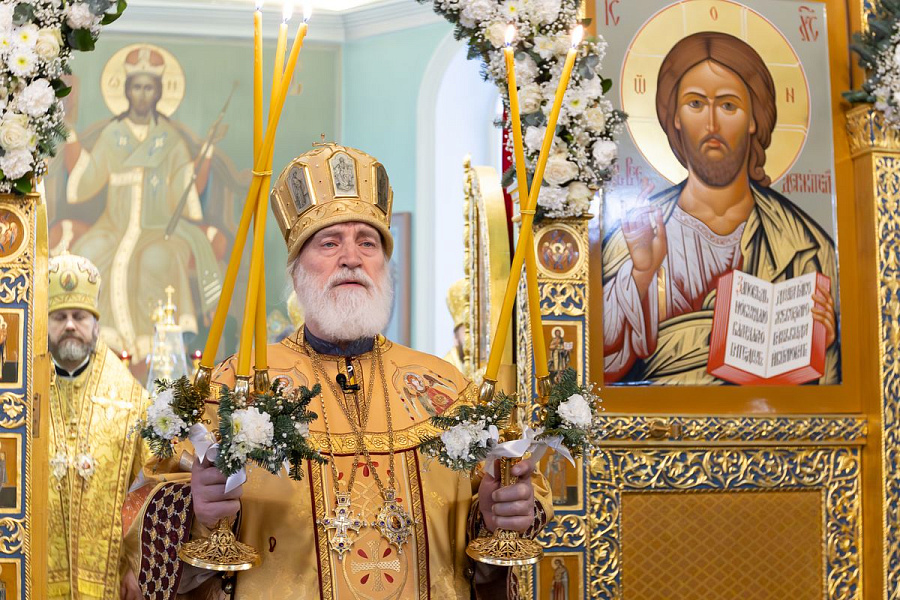 Божественная литургия во второй день праздника Рождества Христова в Коломне