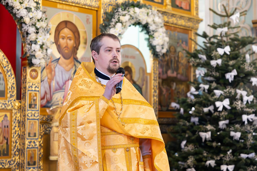 Божественная литургия во второй день праздника Рождества Христова в Коломне