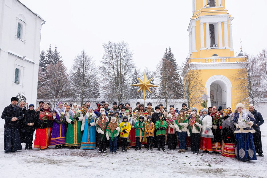 Божественная литургия во второй день праздника Рождества Христова в Коломне