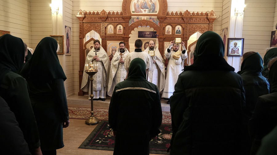 Председатель Синодального отдела по тюремному служению иерей Кирилл Марковский поздравил осуждённых, содержащихся в ИК-5 и МВК с Рождеством Христовым