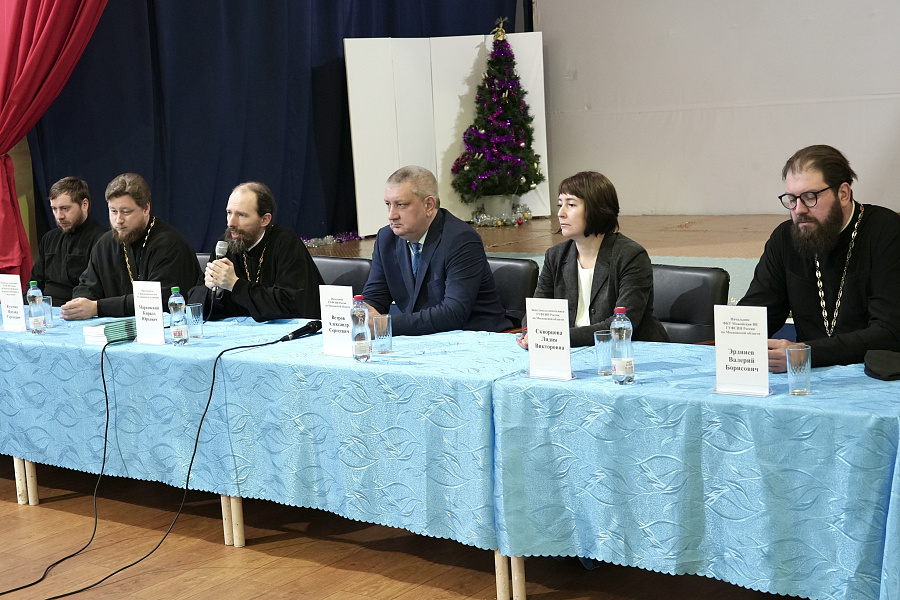 Председатель Синодального отдела по тюремному служению иерей Кирилл Марковский поздравил осуждённых, содержащихся в ИК-5 и МВК с Рождеством Христовым