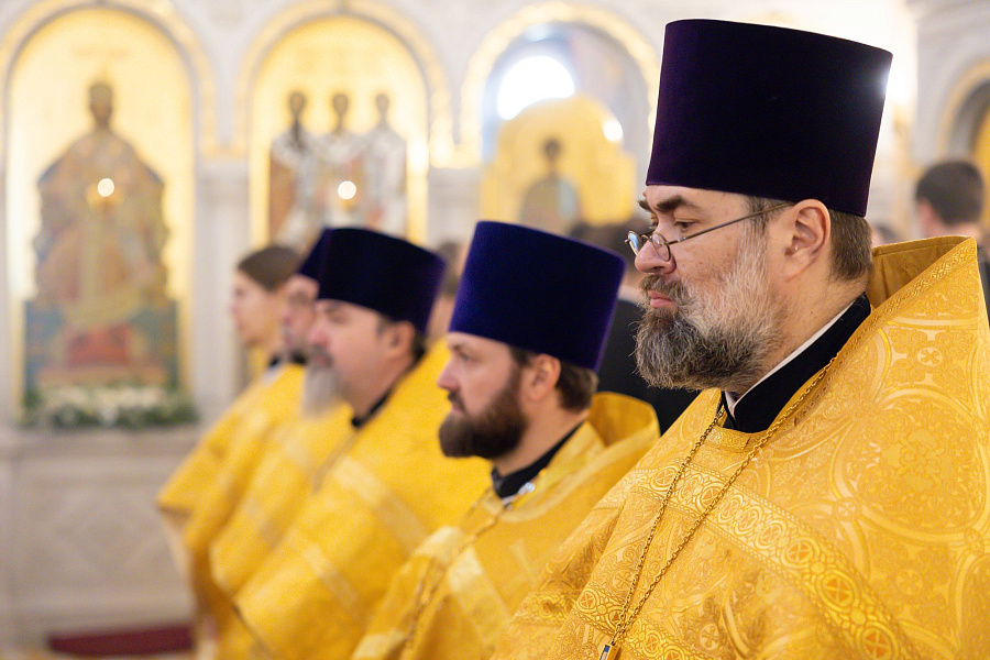 Престольный праздник Трёхсвятительского храма Коломенской духовной семинарии