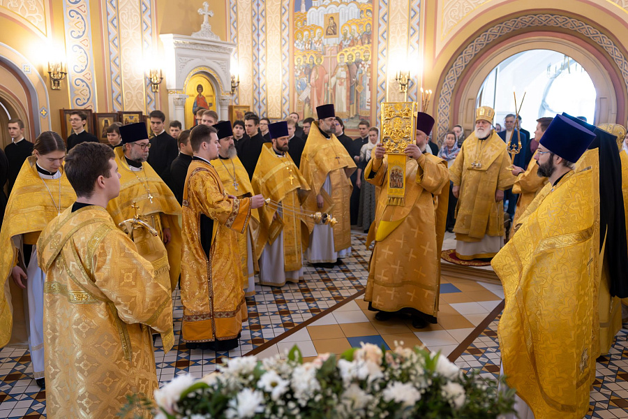 Престольный праздник Трёхсвятительского храма Коломенской духовной семинарии