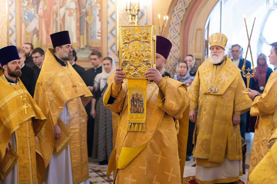 Престольный праздник Трёхсвятительского храма Коломенской духовной семинарии