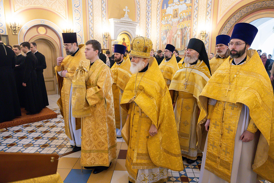 Престольный праздник Трёхсвятительского храма Коломенской духовной семинарии