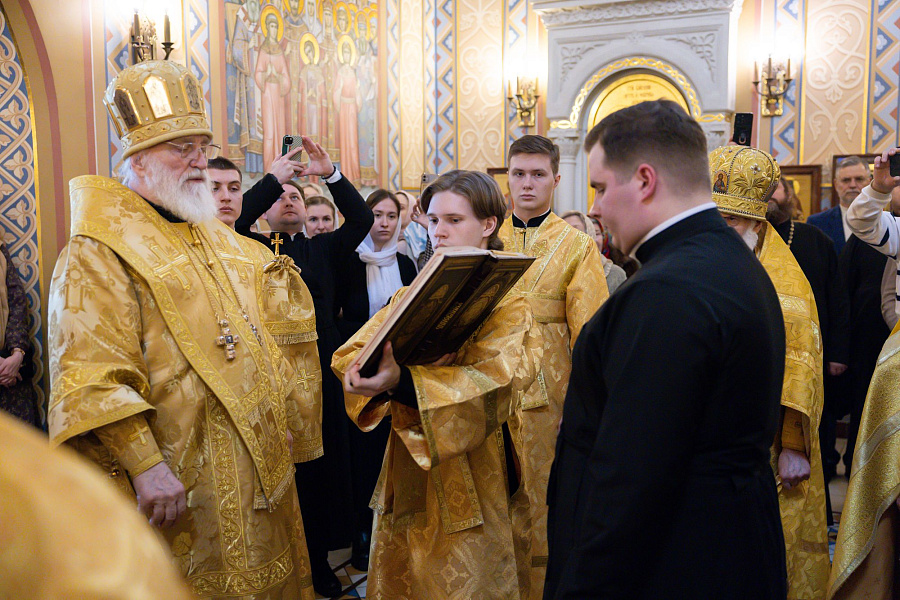 Престольный праздник Трёхсвятительского храма Коломенской духовной семинарии