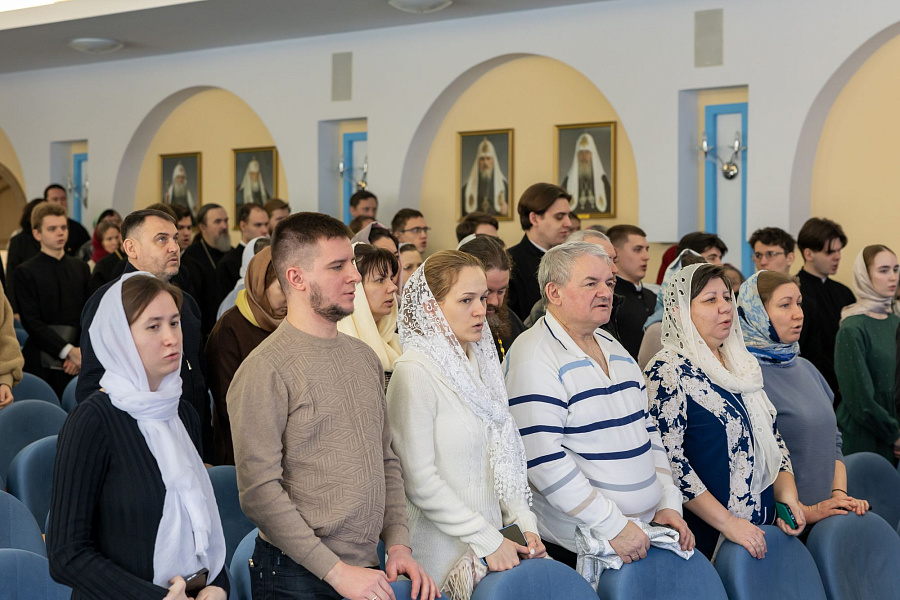Престольный праздник Трёхсвятительского храма Коломенской духовной семинарии